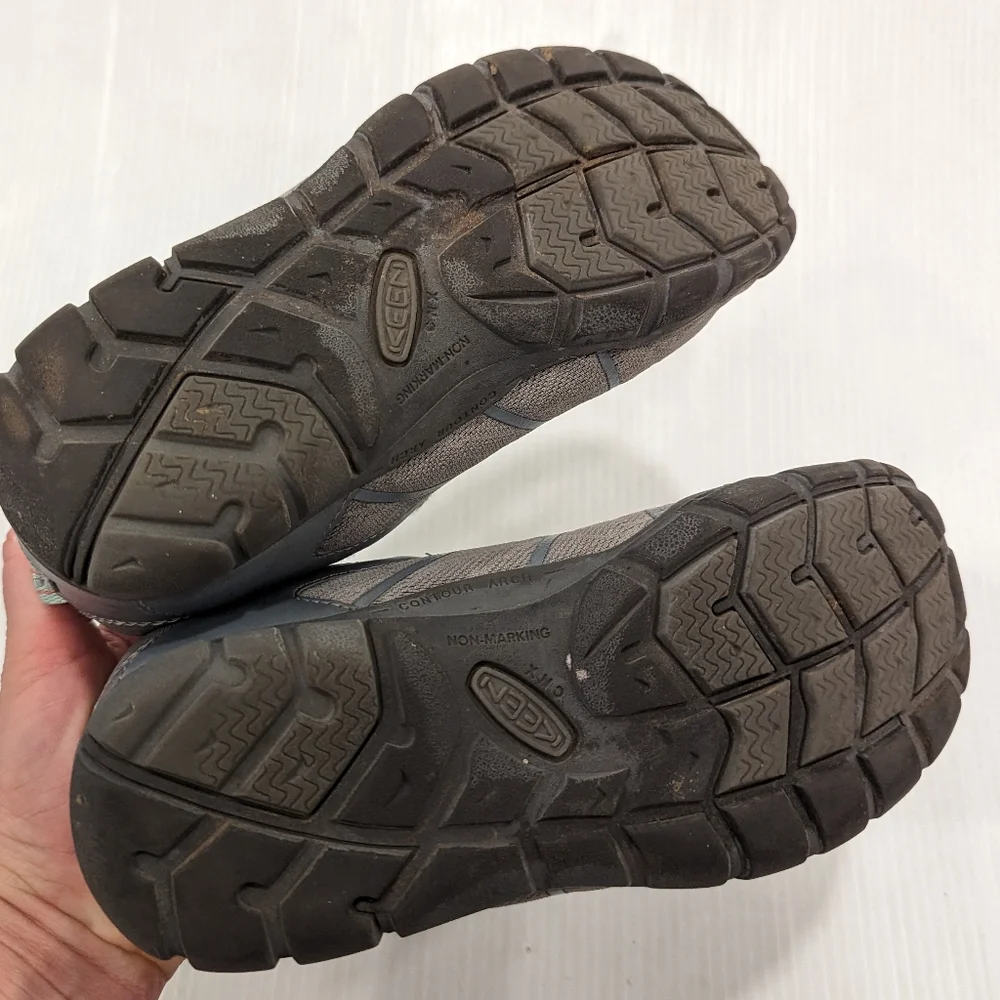 KEEN kids toggle elastic mesh shoes sneakers size 4 - Picture 8 of 11
